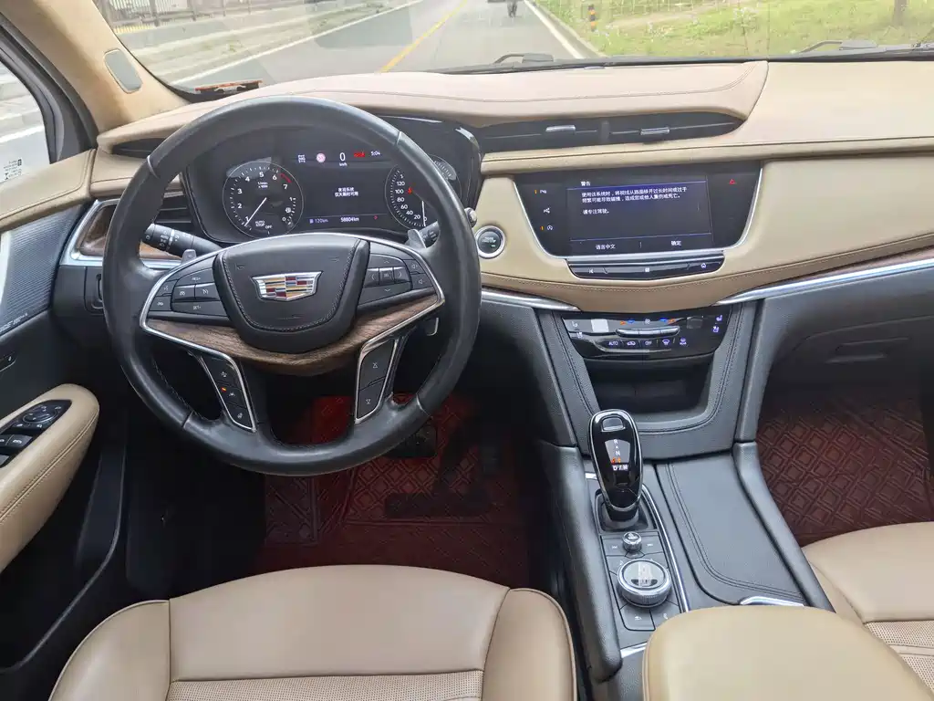 Cadillac XT5 2019 — фото 26