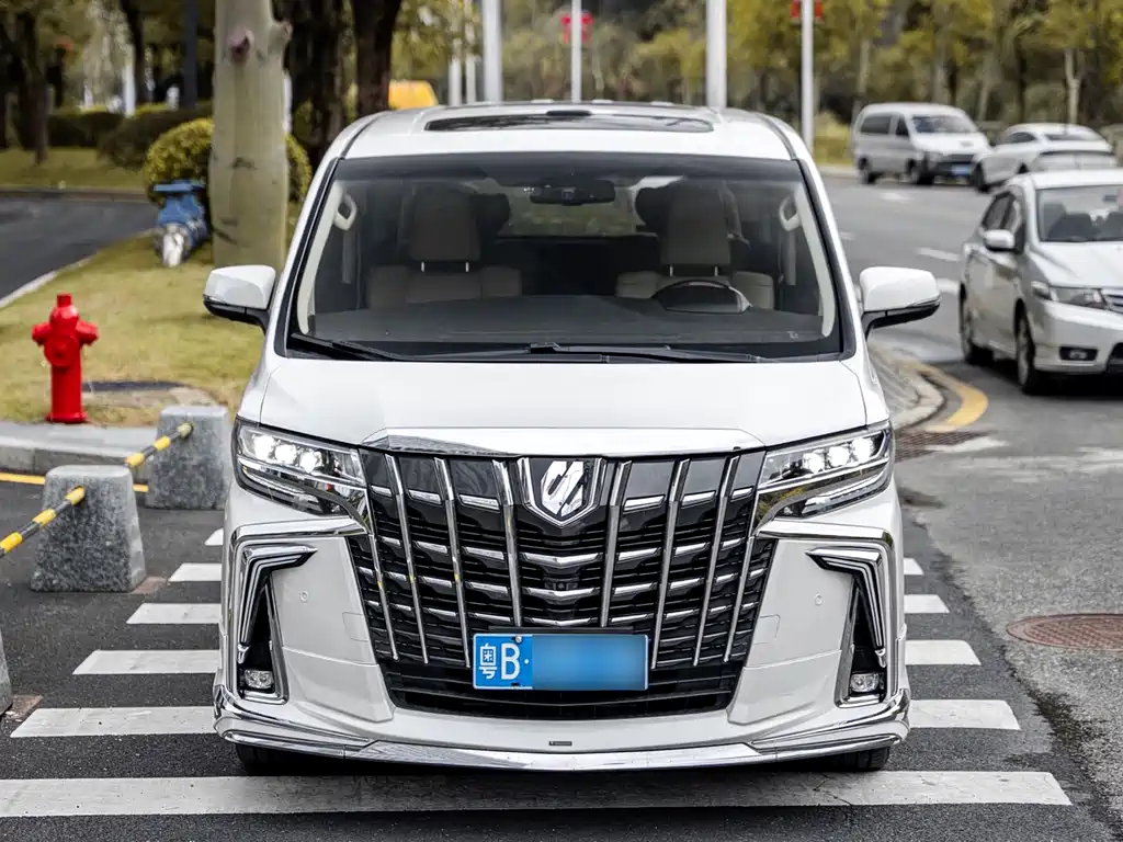 Toyota Alphard 2017 — фото 2