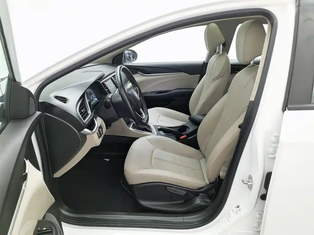 Buick Excelle 2019 — фото 10