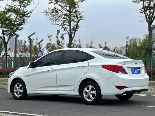 Hyundai Accent 2014