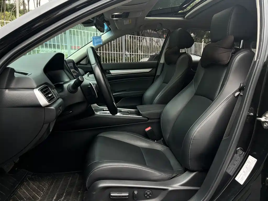 Honda Accord 2022 — фото 10