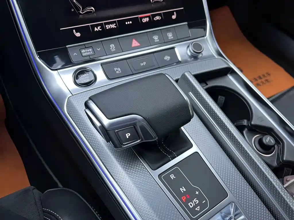 Audi A7L 2024 — фото 11