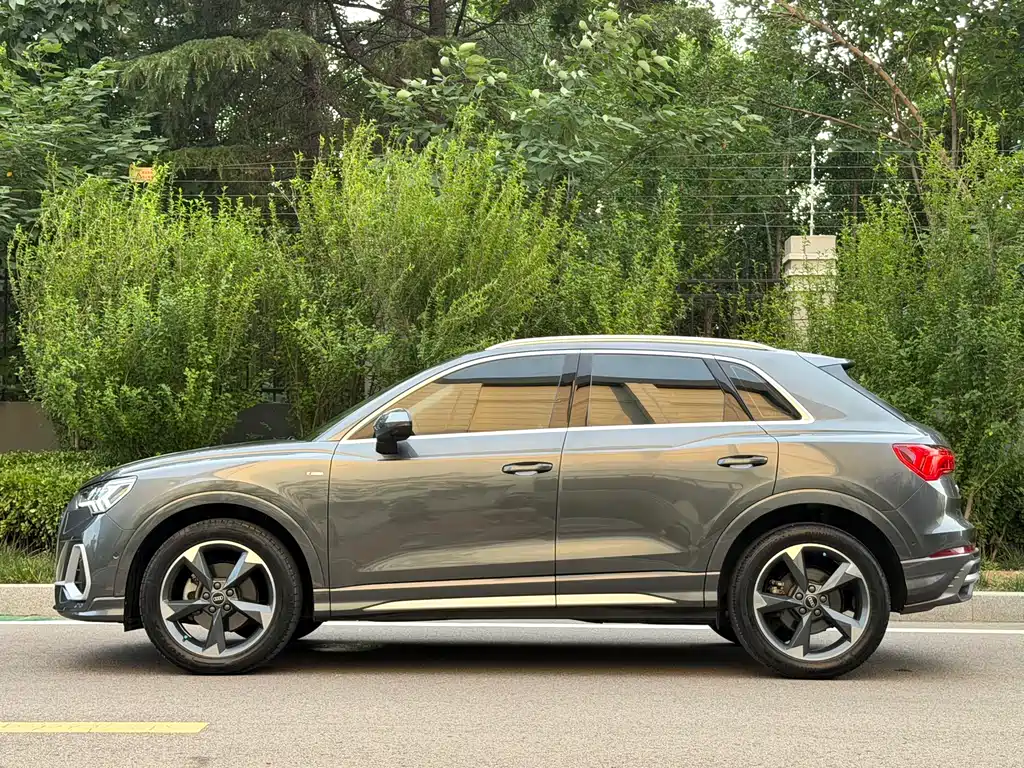 Audi Q3 2023 — фото 19