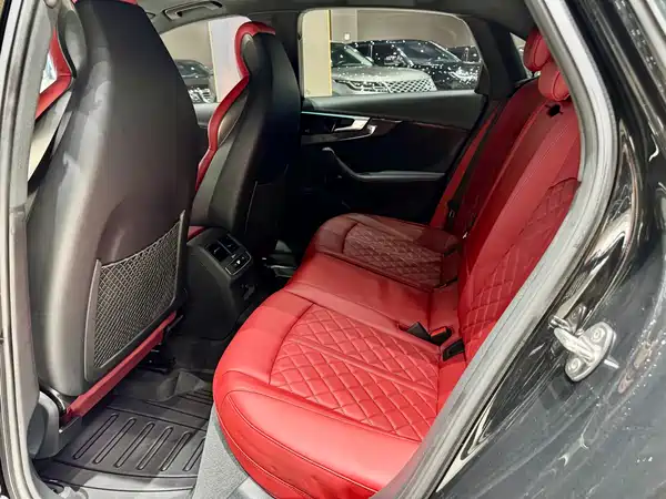 Audi S4 2023