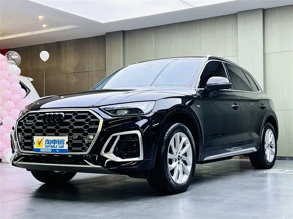 Audi Q5L 2022 — фото 1