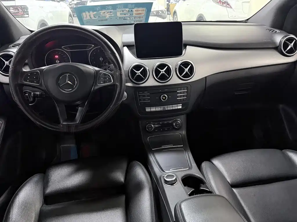 Mercedes-Benz B-Class 2017 — фото 12