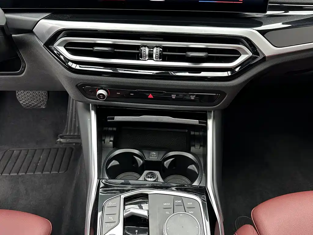 BMW 3 Series 2023 — фото 14