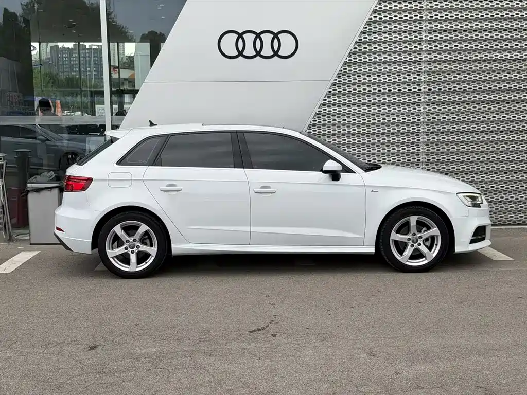Audi A3 2019 — фото 3