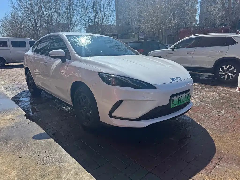 BYD Seal 05 DM-i 2025 — фото 3