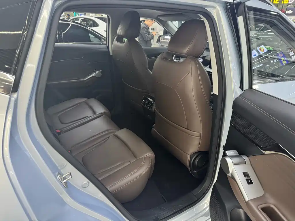 GAC Motor Trumpchi GS4 2024 — фото 13