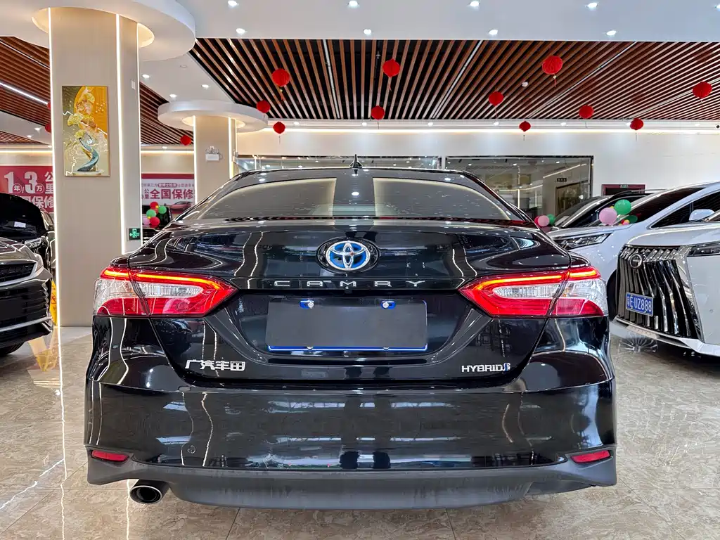 Toyota Camry 2022 — фото 5