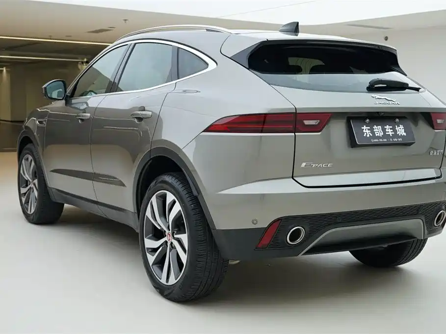 Jaguar E-PACE 2023 — фото 5