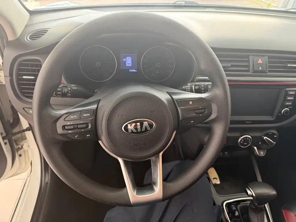 Kia KX Cross 2018 — фото 6