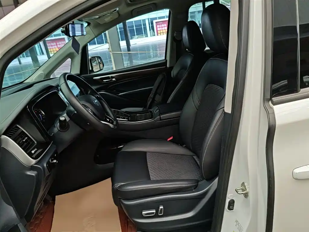 GAC Motor Trumpchi M8 2022 — фото 15