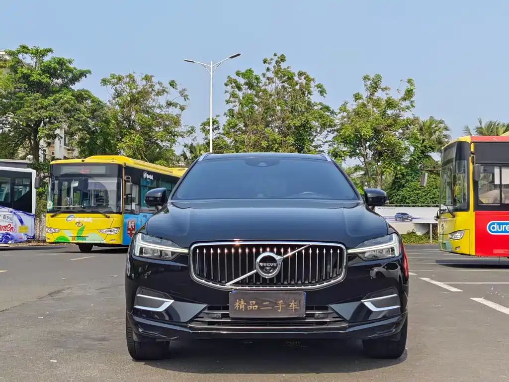Volvo XC60 2021 — фото 2