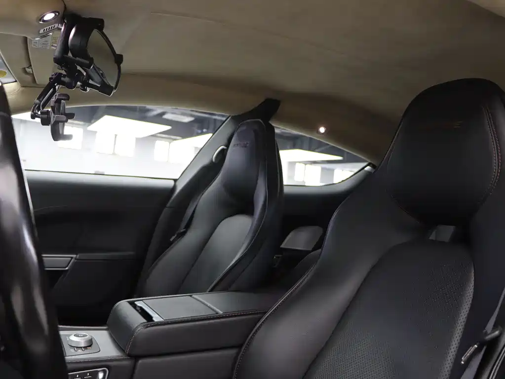 Aston Martin Rapide 2014 — фото 19