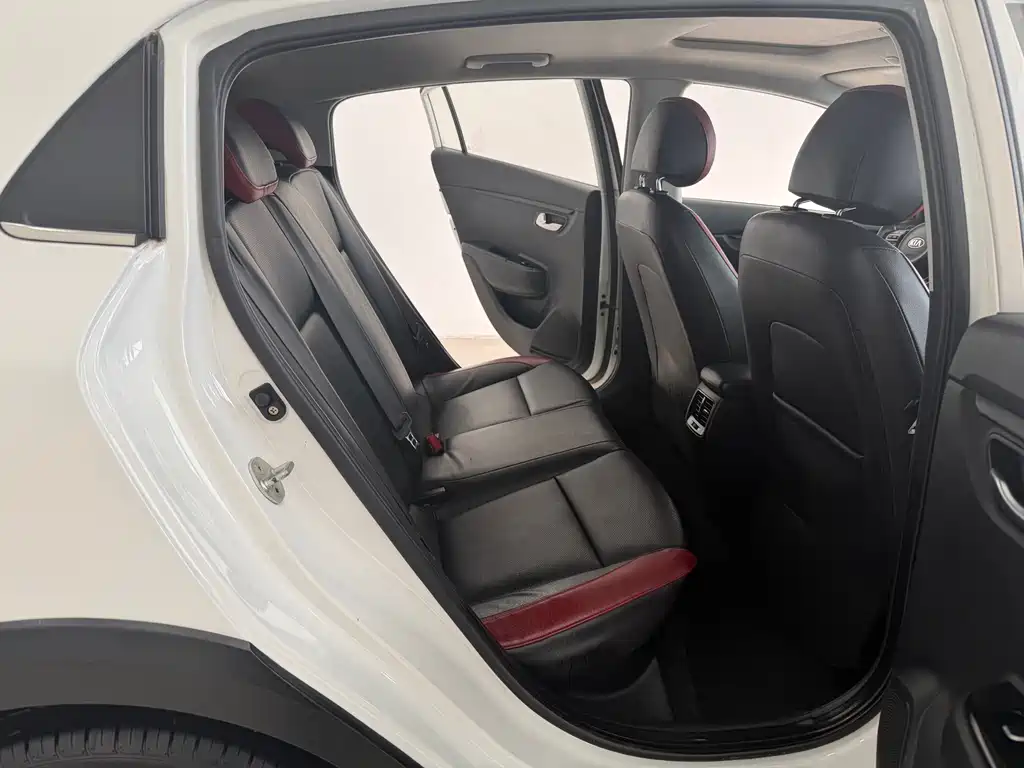 Kia KX Cross 2018 — фото 14