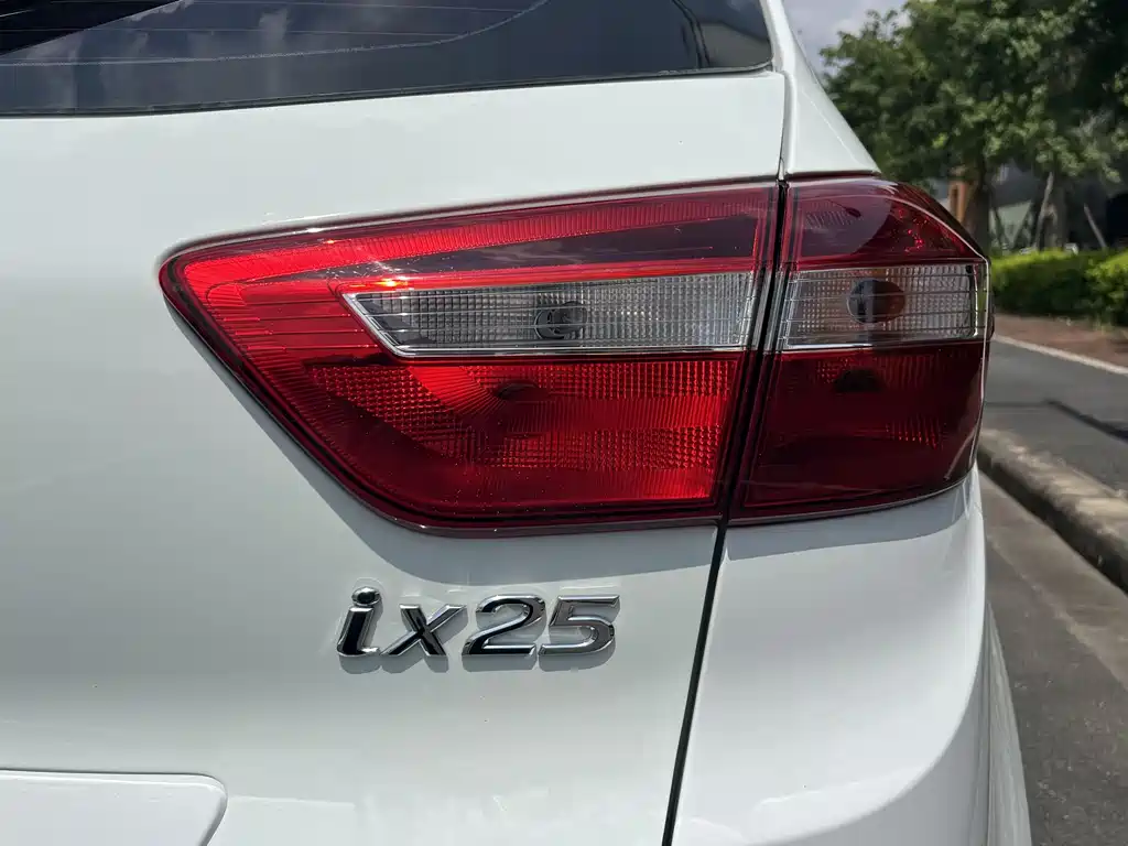 Hyundai ix25 2016 — фото 10