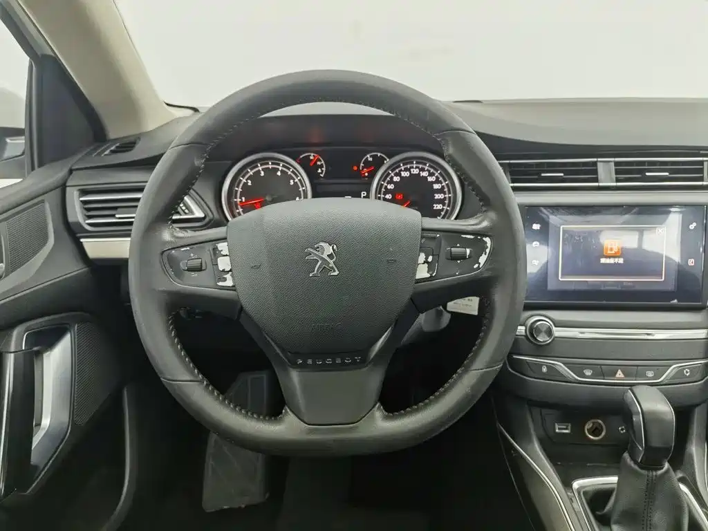 Peugeot 408 2015 — фото 11
