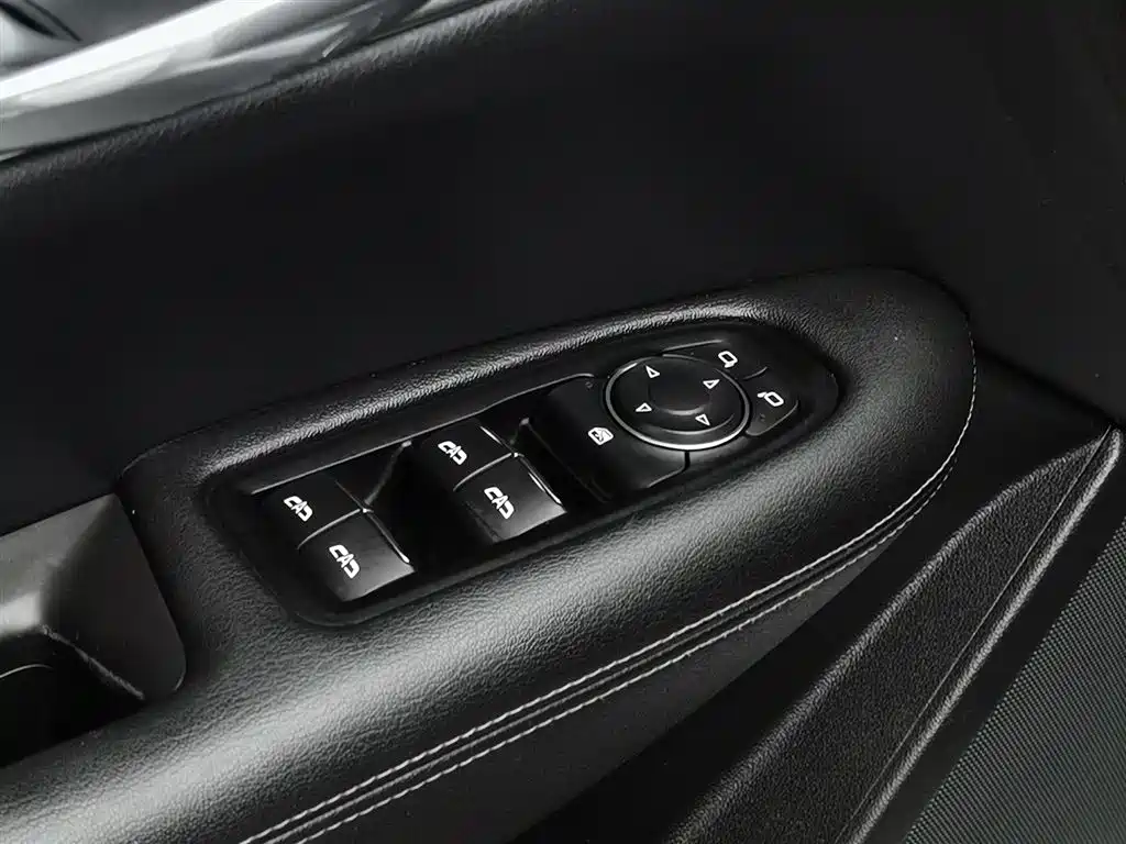 Cadillac XT5 2022 — фото 9