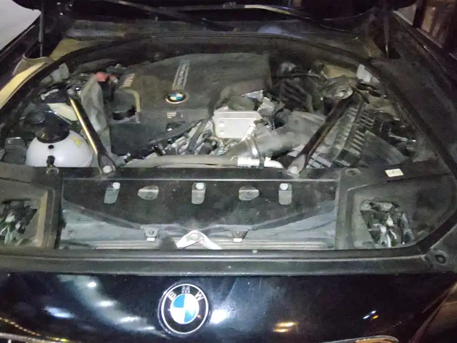 BMW 5 Series 2014 — фото 10