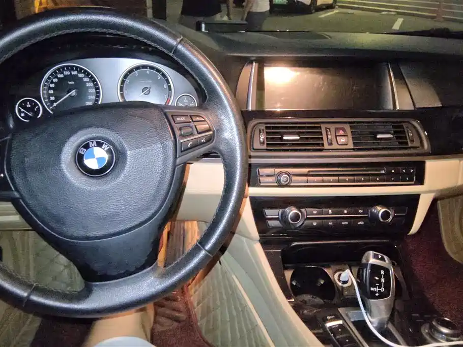 BMW 5 Series 2014 — фото 12
