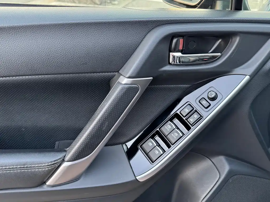 Subaru Forester 2017 — фото 19