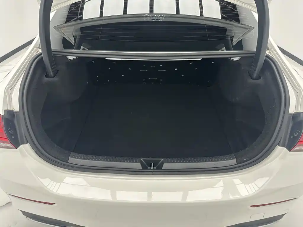 Mercedes-Benz A-Class 2022 — фото 16