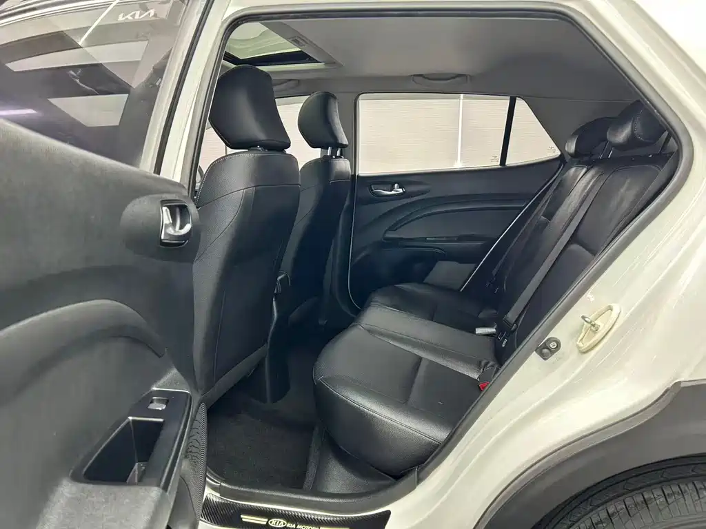 Kia KX1 2021 — фото 18