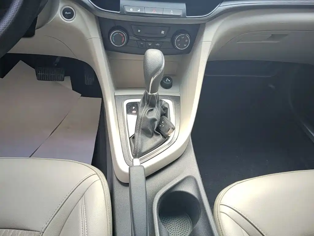 Buick Excelle 2016 — фото 14