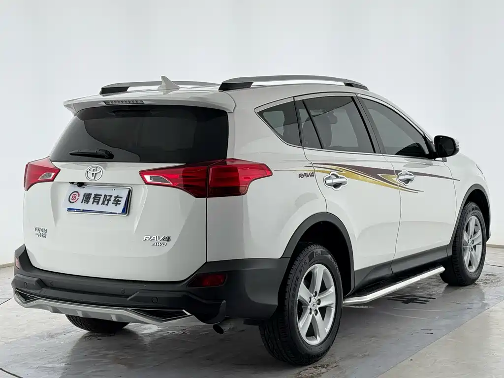 Toyota RAV4 2015 — фото 13