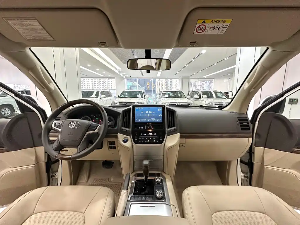 Toyota Land Cruiser 2020 — фото 13