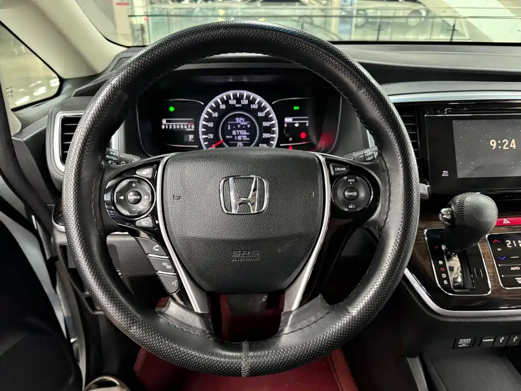 Honda Odyssey 2018 — фото 12