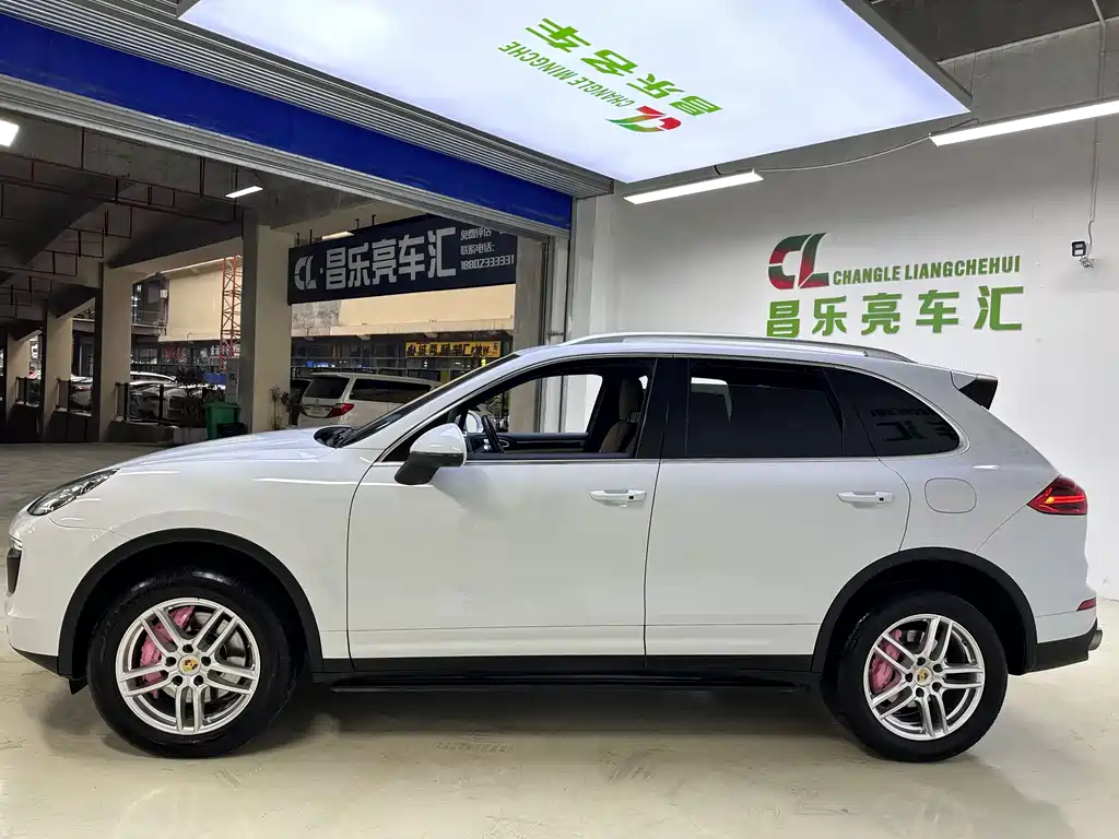 Porsche Cayenne Hybrid 2018 — фото 4