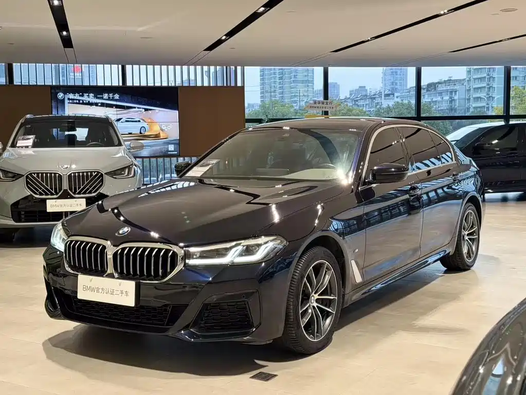 BMW 5 Series 2023 — фото 1