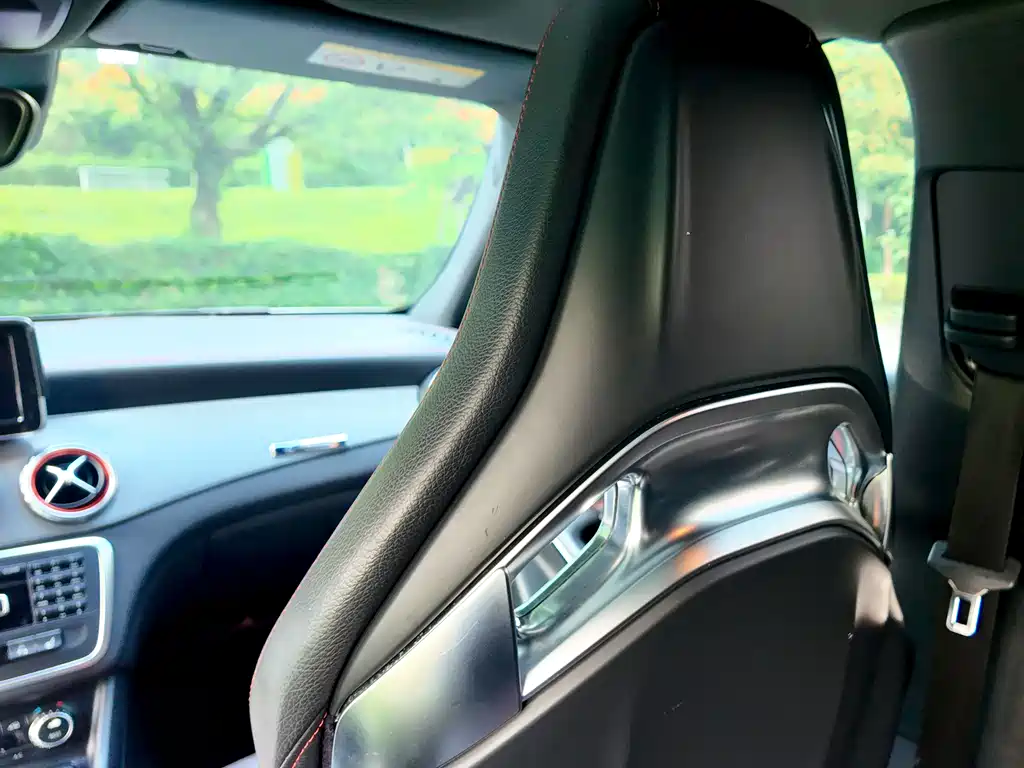 Mercedes-Benz GLA AMG 2015 — фото 35