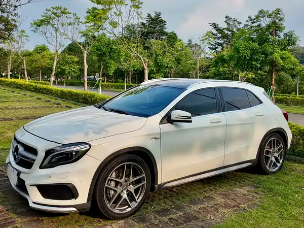 Mercedes-Benz GLA AMG 2015