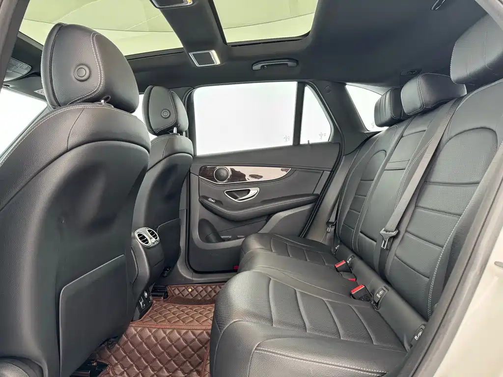 Mercedes-Benz GLC 2018 — фото 10