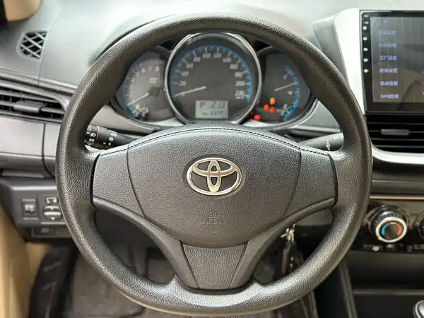 Toyota Yaris L 2019