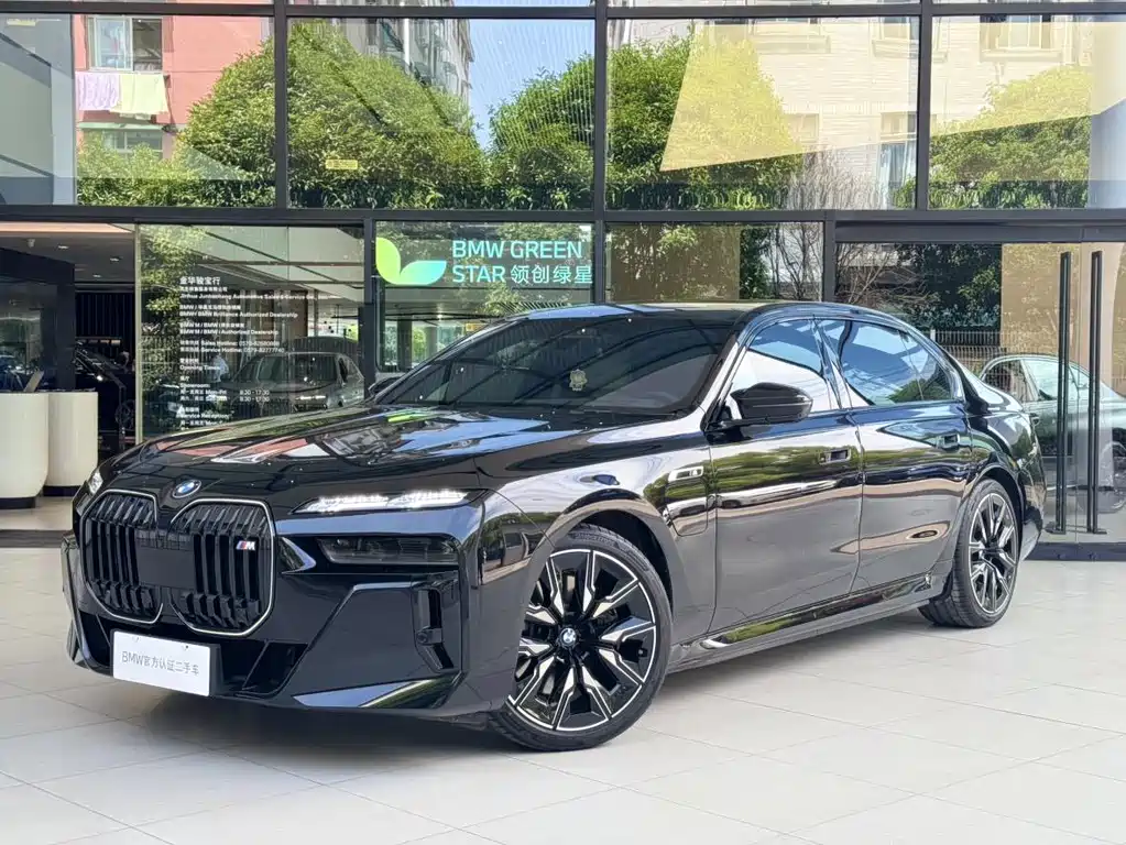 BMW i7 M70L 2025