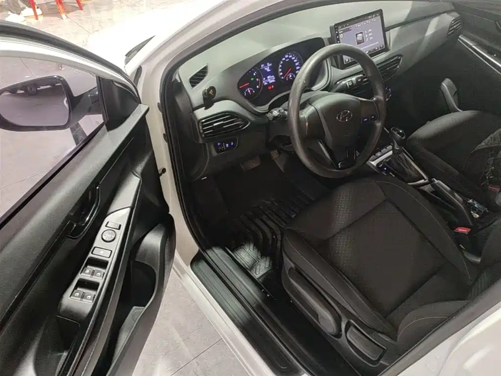 Hyundai Elantra 2020 — фото 16