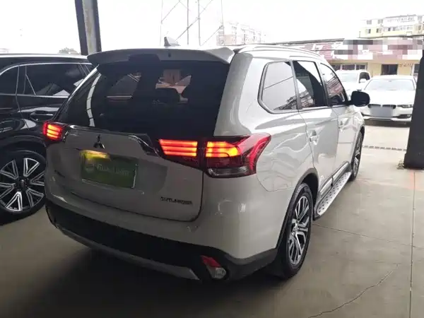 Mitsubishi Outlander 2018
