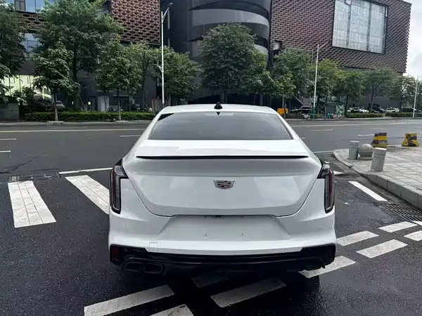 Cadillac CT4 2021