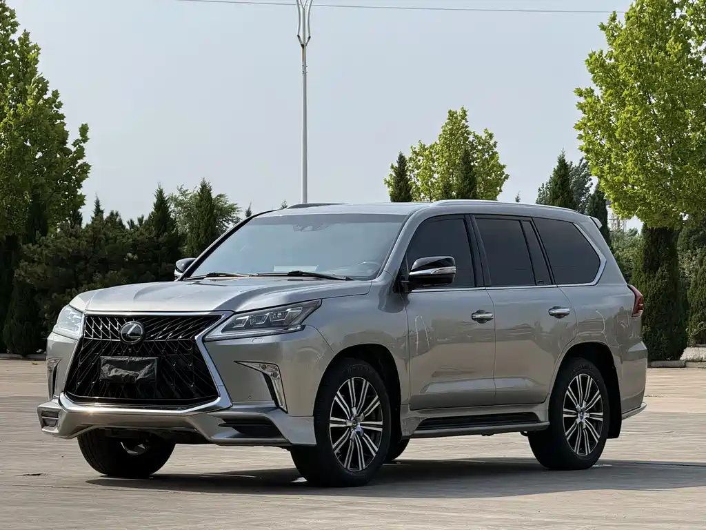 Lexus LX 2019 — фото 1