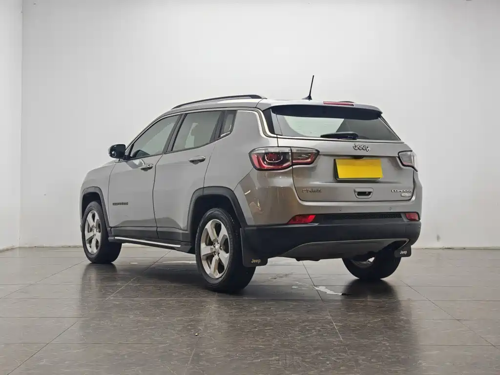 Jeep Compass 2017 — фото 4