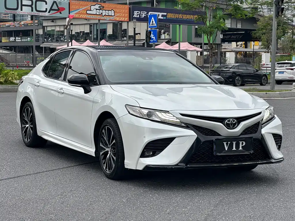 Toyota Camry 2020 — фото 3