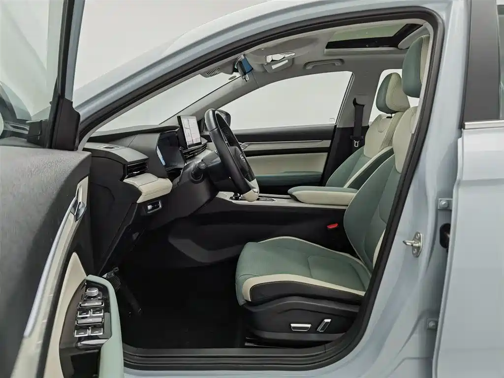 Geely L HiP 2022 — фото 10