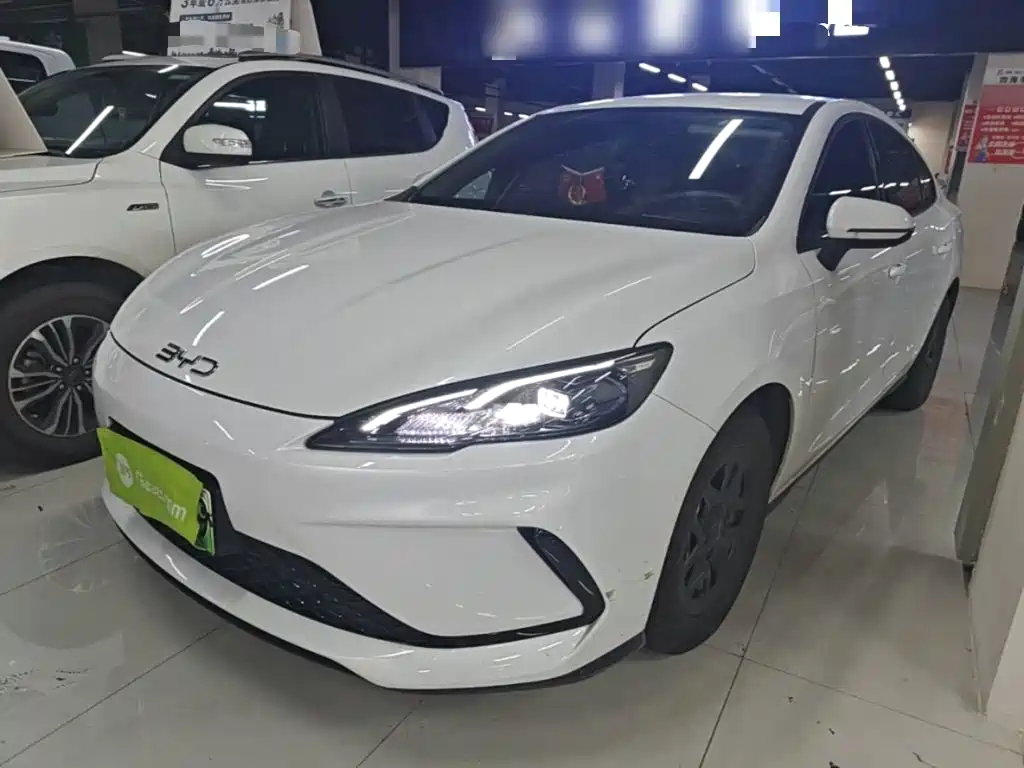 BYD Seal 05 DM-i 2025 — фото 1