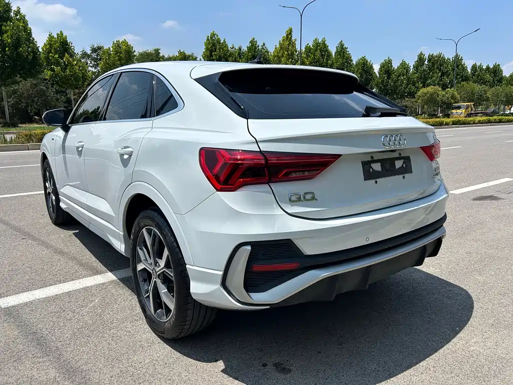 Audi Q3 Sportback 2021 — фото 13