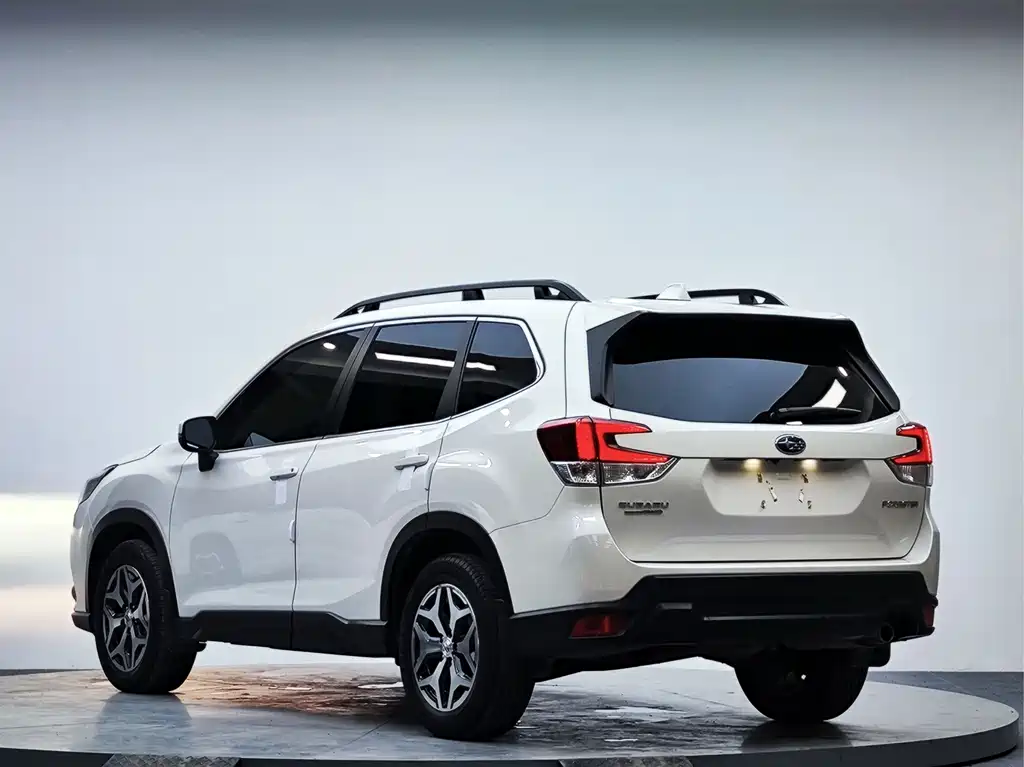 Subaru Forester 2022 — фото 19